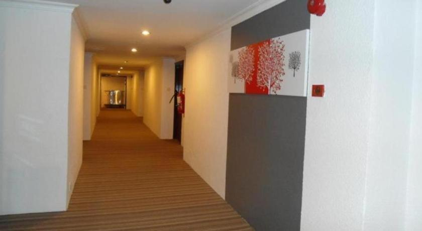 Regent Hotel Bintulu Exterior foto